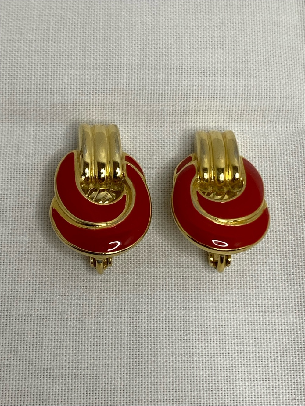 Vintage Trifari Red Enamel Gold Tone Swirl Clip On Earrings Signed